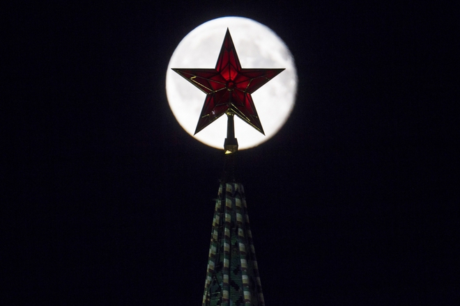 Ảnh: Điều ít biết về những ngôi sao trên đỉnh tháp Kremlin - Ảnh 9.
