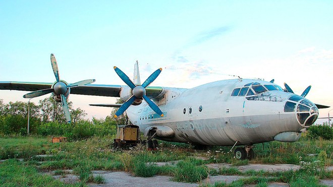 Bên trong các nghĩa địa máy bay khổng lồ ở Nga - Ảnh 10.
