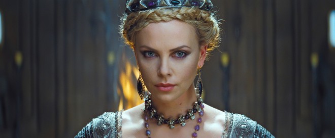 Đóa hồng gai Charlize Theron: Người đàn bà đi qua bão giông bằng... điện ảnh - Ảnh 8.