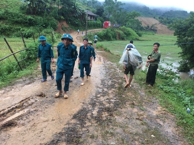 Vụ sạt lở kinh hoàng ở Hoà Bình: Tiếng động lớn như mìn nổ vang trời - Ảnh 3.