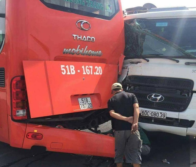 Nhân viên xe khách Phương Trang chết thảm khi đang đứng phía sau xin đường - Ảnh 1.