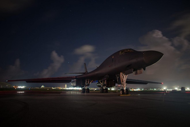 “Mổ xẻ” B-1B Lancer - oanh tạc cơ chiến lược Mỹ có thể dùng tấn công phủ đầu Triều Tiên - Ảnh 2.