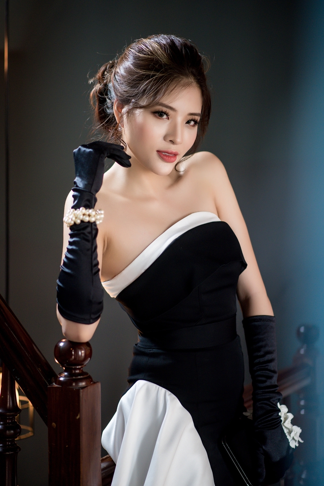 Hoa hậu Phan Hoàng Thu kiêu kỳ và gợi cảm trong bộ ảnh mới - Ảnh 1.