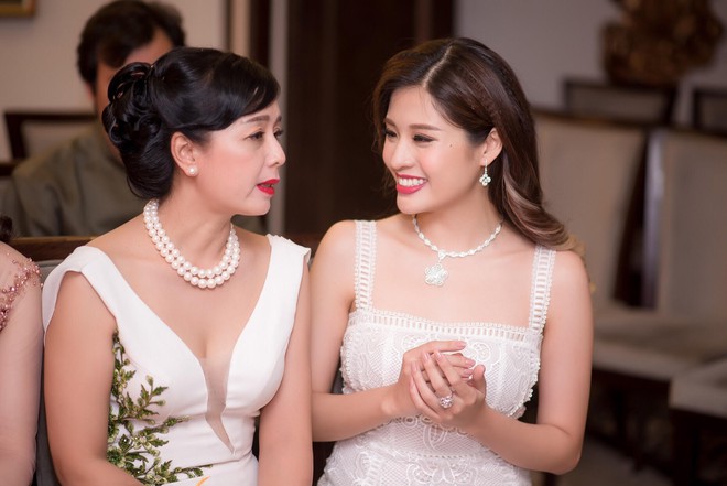 Hoa hậu Phan Hoàng Thu gây chú ý với bộ trang sức tiền tỷ - Ảnh 6.