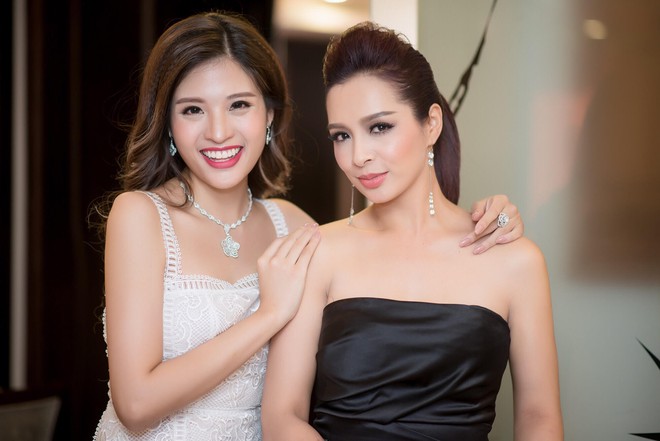 Hoa hậu Phan Hoàng Thu gây chú ý với bộ trang sức tiền tỷ - Ảnh 12.