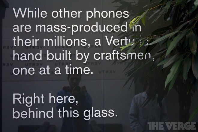 Cận cảnh nơi sản xuất những chiếc điện thoại Vertu đắt nhất thế giới - Ảnh 3.