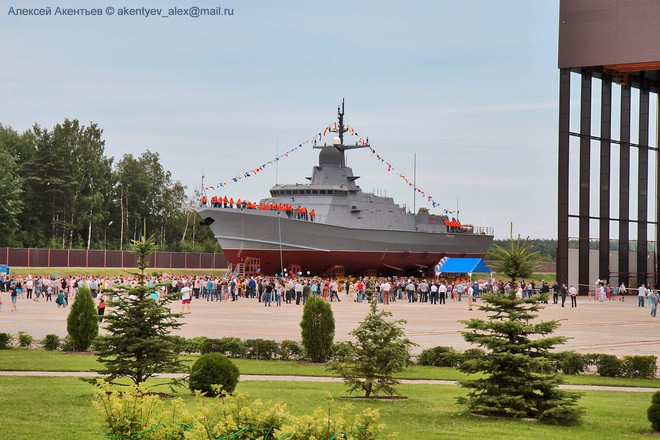 [ẢNH] Nga hạ thủy tàu tên lửa đầu tiên lớp Karakurt - Ảnh 9.