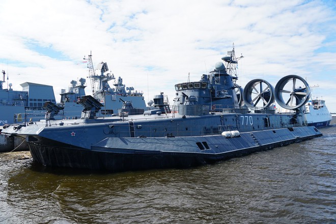 [ẢNH] Nga khoe dàn tàu chiến hùng hậu tại triển lãm IMDS 2017 - Ảnh 16.
