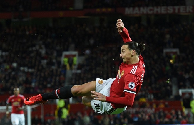 Đêm qua, Mourinho đem cả một binh đoàn trở lại trên Old Trafford - Ảnh 1.