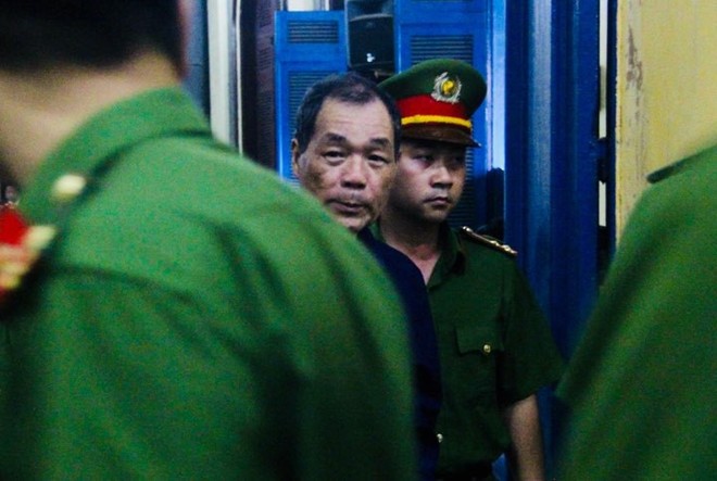 Chùm ảnh Trầm Bê mỏi mệt, Phạm Công Danh bật khóc ngày đầu xử đại án thiệt hại 6.000 tỷ - Ảnh 6.