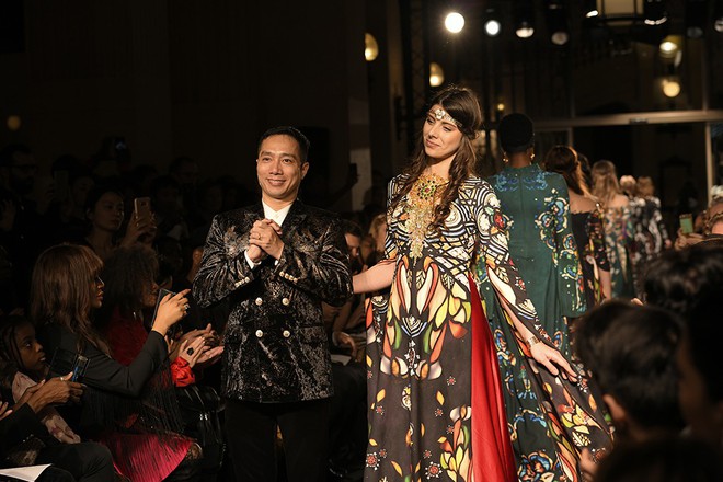 Sao Người đẹp và quái vật diện áo dài, chụp ảnh cùng nhà thiết kế Đỗ Trịnh Hoài Nam - Ảnh 6.