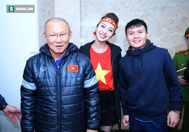 Hành động hào hiệp của HLV Park Hang-seo khiến Hoa hậu Jennifer Phạm ngưỡng mộ - Ảnh 4.