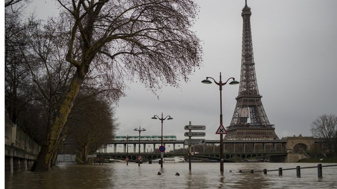 Hệ thống cống ngầm khổng lồ dưới chân Paris hoa lệ chống lũ lụt như thế nào? - Ảnh 3.