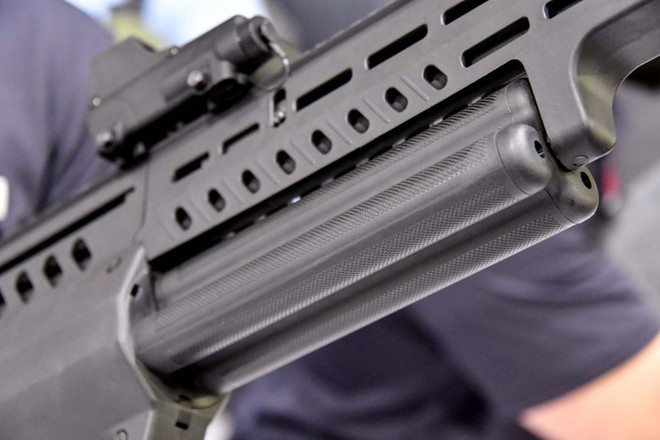 Tavor TS12: Súng shotgun tự vệ kiểu bullpup thế hệ mới - Ảnh 2.