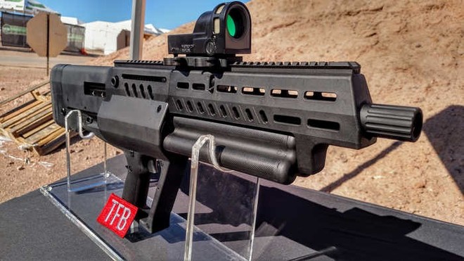 Tavor TS12: Súng shotgun tự vệ kiểu bullpup thế hệ mới - Ảnh 1.