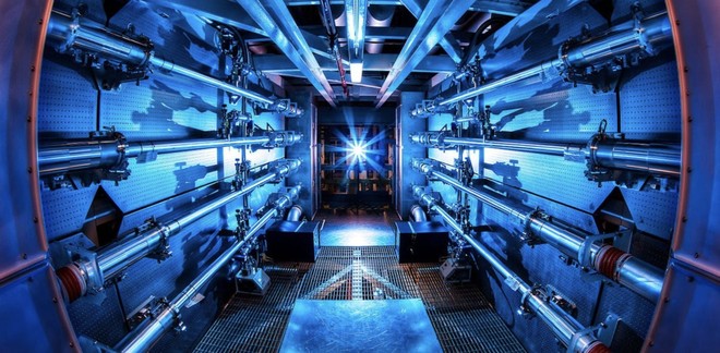 Trung Quốc nuôi tham vọng tạo siêu laser mạnh 100 petawatt, có thể xé toạc không gian  - Ảnh 2.