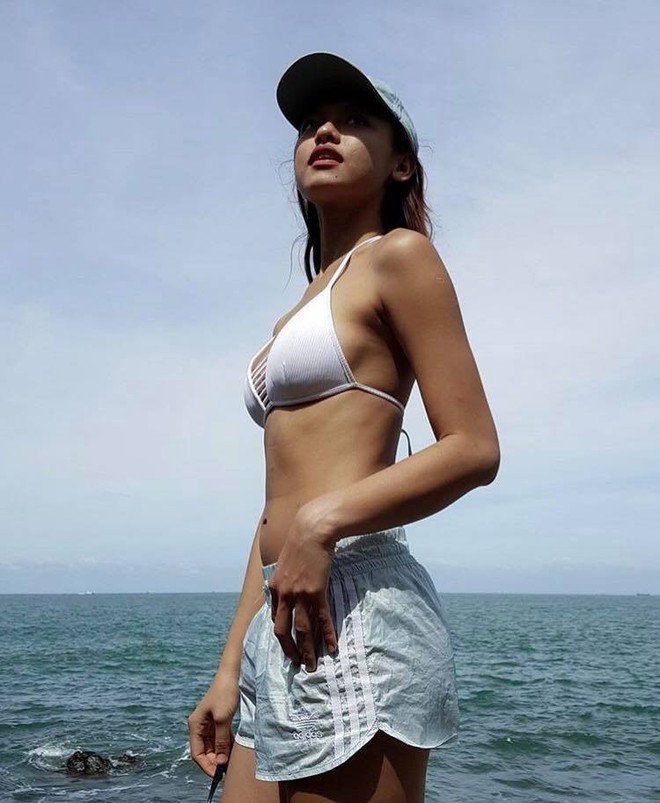 Người mẫu Mai Ngô để lộ nhược điểm khi diện bikini nóng bỏng  - Ảnh 10.