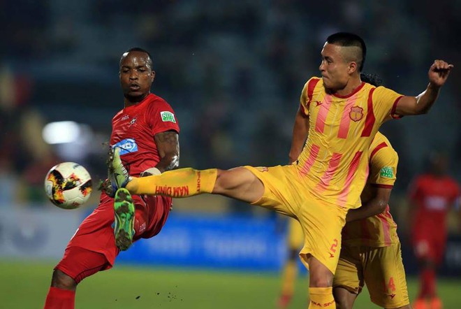 Từ lời nói khích của bố, hậu vệ Nam Định bay lên ĐT Việt Nam trước AFF Cup 2018 - Ảnh 1.