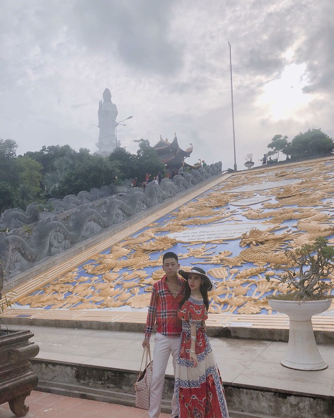 Vừa ngồi vào xe thử, nhân viên đã tới ra thông báo khiến người phụ nữ kinh ngạc, xúc động  - Ảnh 5.