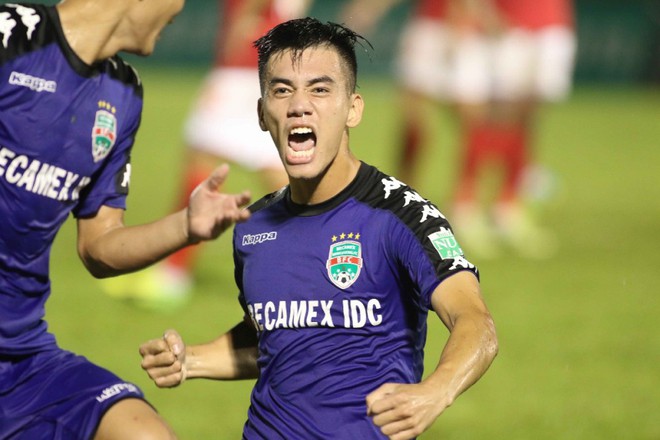 Hàng công tuyển Việt Nam quá mạnh, HLV Park Hang Seo đau đầu bỏ ai, chọn ai - Ảnh 1.