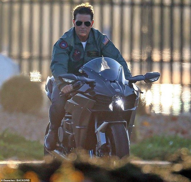 Tom Cruise gần 60 tuổi trẻ trung phong độ hút hồn phái nữ - Ảnh 4.