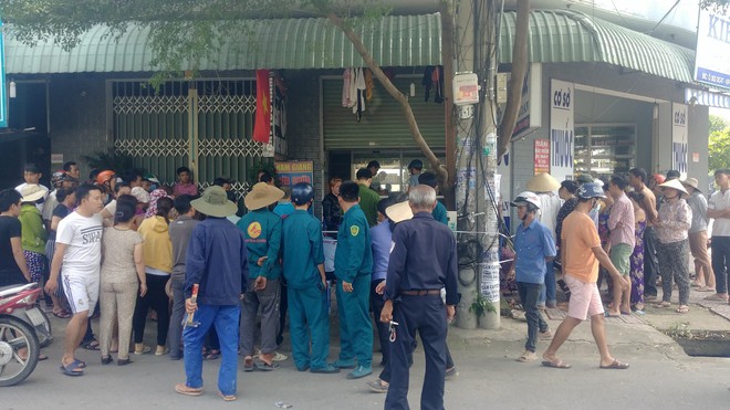 Người đàn ông bán vé số gục chết trước cửa tiệm thuốc tây - Ảnh 1.