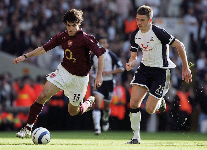 Michael Carrick: Trở thành huyền thoại Quỷ đỏ vì cú bỏ bom trời giáng của Wenger - Ảnh 6.