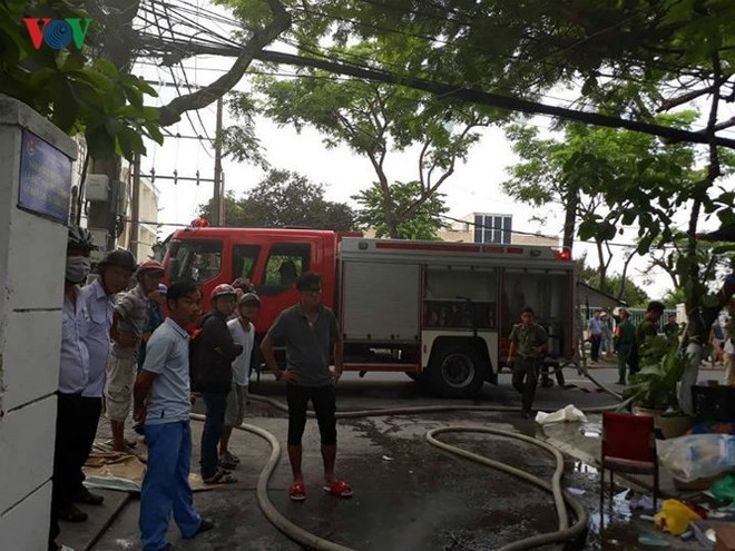 Lửa thiêu quán cà phê, bà hỏa ghé thăm chung cư ở Đà Nẵng - Ảnh 11.