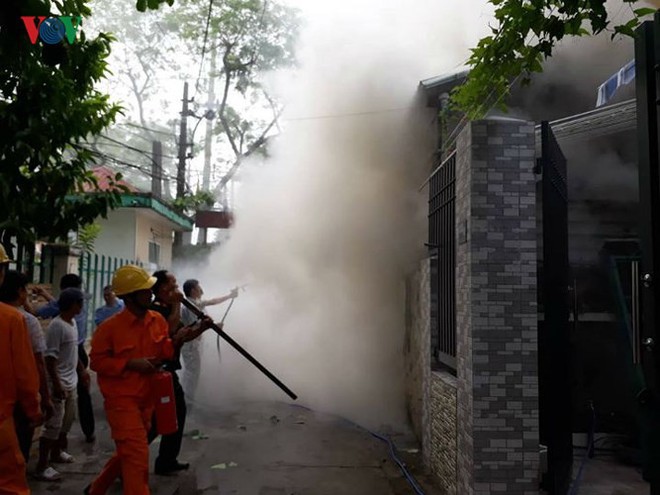 Lửa thiêu quán cà phê, bà hỏa ghé thăm chung cư ở Đà Nẵng - Ảnh 6.