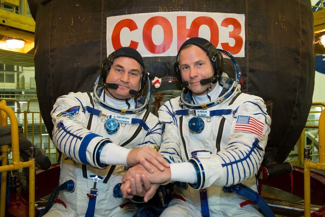 Gặp gỡ hai phi hành gia Nga - Mỹ trong sự cố tàu vũ trụ Soyuz - Ảnh 4.
