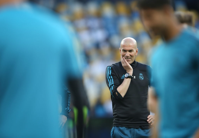 Quên Zidane đi, người thay Mourinho hợp nhất phải là Conte - Ảnh 2.