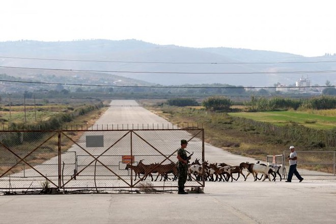 Cận cảnh “nghĩa địa” MiG ở Albania sắp trở thành căn cứ của NATO - Ảnh 6.