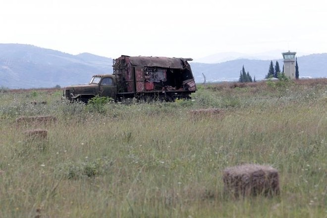 Cận cảnh “nghĩa địa” MiG ở Albania sắp trở thành căn cứ của NATO - Ảnh 7.