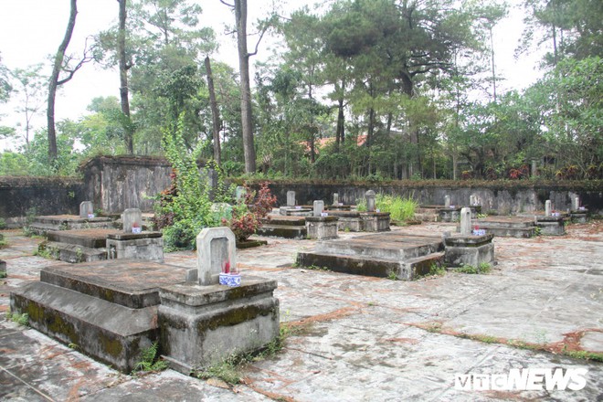Ảnh: Hoang lạnh khu lăng mộ thái giám độc nhất Việt Nam trong cổ tự xứ Huế - Ảnh 1.
