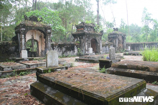 Ảnh: Hoang lạnh khu lăng mộ thái giám độc nhất Việt Nam trong cổ tự xứ Huế - Ảnh 2.