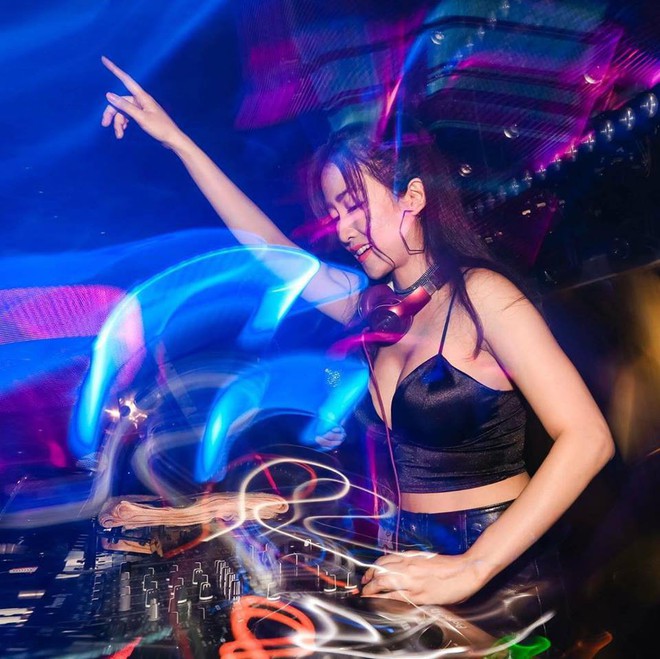 DJ Trang Moon ngày càng bốc lửa và táo bạo - Ảnh 1.