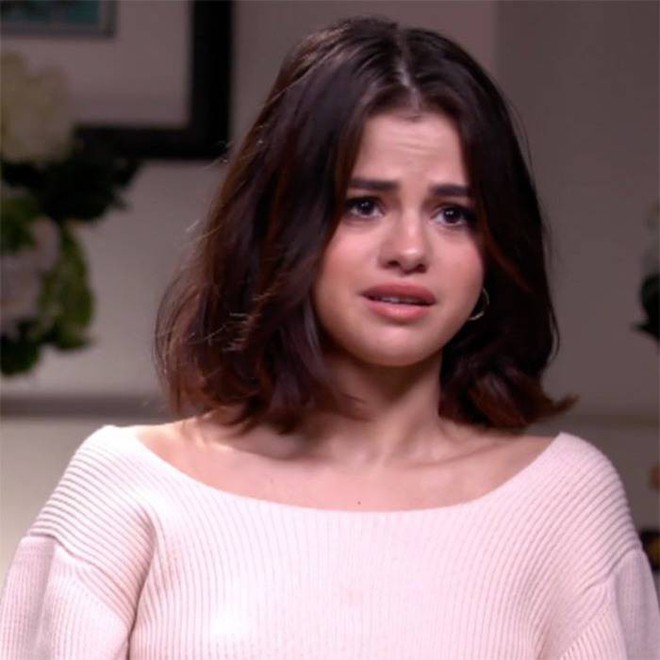 Selena Gomez phục hồi chậm, cảm thấy sợ hãi và khóc rất nhiều trong quá trình điều trị tâm thần - Ảnh 1.