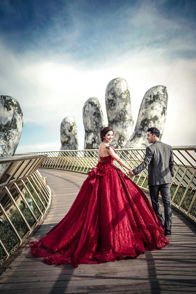 Ưng Hoàng Phúc khoá môi bà xã Kim Cương ngọt ngào trong bộ ảnh cưới, đã ấn định ngày cử hành hôn lễ - Ảnh 12.
