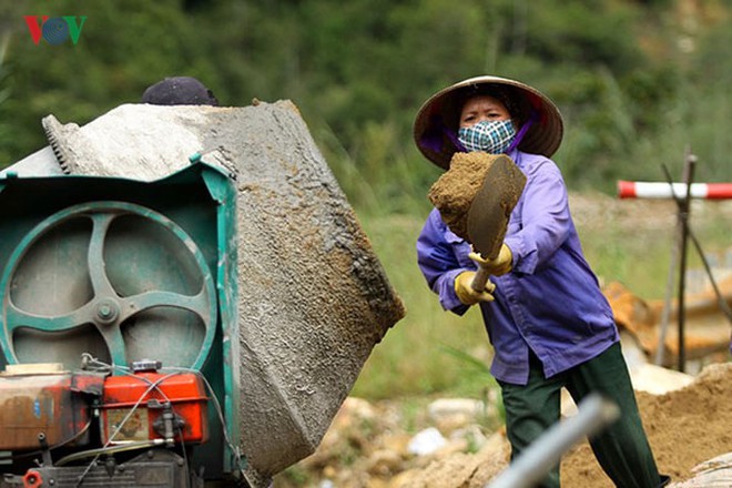 Ảnh: Ngổn ngang những cung đường trọng yếu sau mưa lũ ở Lai Châu - Ảnh 14.