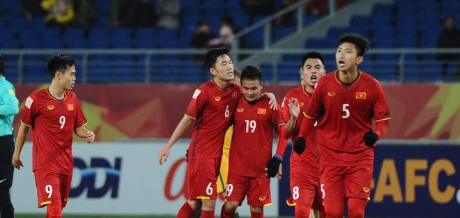 Báo châu Á ca ngợi Quang Hải - Công Phượng, cho ngồi chung mâm với cựu sao Man United - Ảnh 2.
