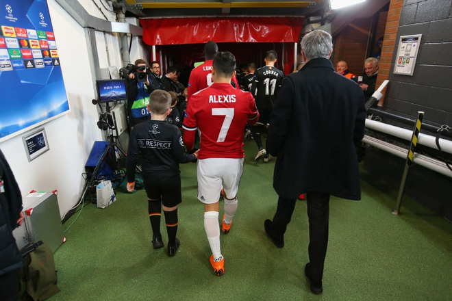 Chuyện gì đang xảy ra với Alexis Sanchez? Mourinho cũng… không biết - Ảnh 5.