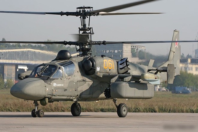 Cận cảnh trực thăng “cá sấu” Kamov Ka-52 rất lợi hại của quân đội Nga - Ảnh 6.