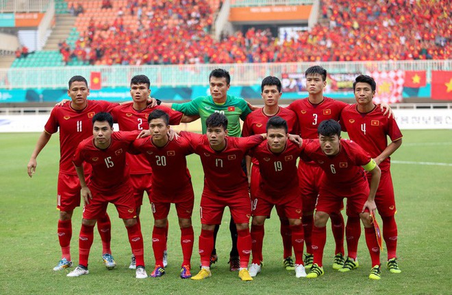 Trách trợ lý Lê Huy Khoa, còn ai để lộ danh sách ĐT Việt Nam trước AFF Cup 2018? - Ảnh 1.