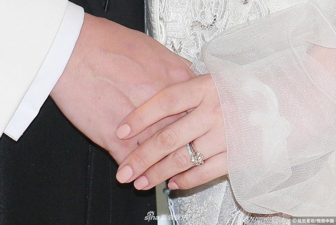 Hoa hậu ân ái trong ô tô tổ chức đám cưới đổi đời với đại gia Hong Kong, đeo nhẫn kim cương 5 tỷ trên tay - Ảnh 12.