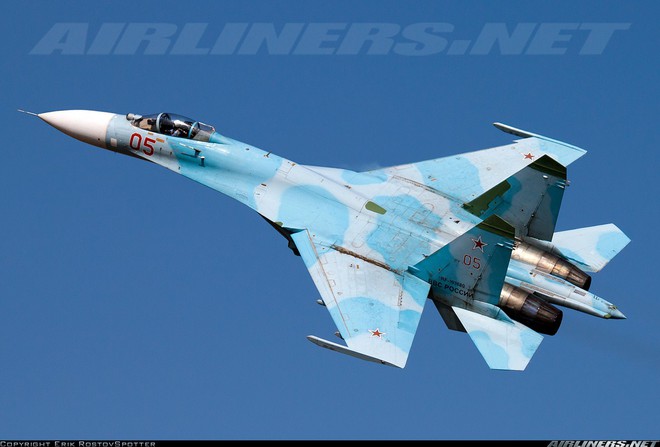 Su-27SM Nga bị CF-18 Canada tóm sống trên vùng trời Biển Đen - Ảnh 2.