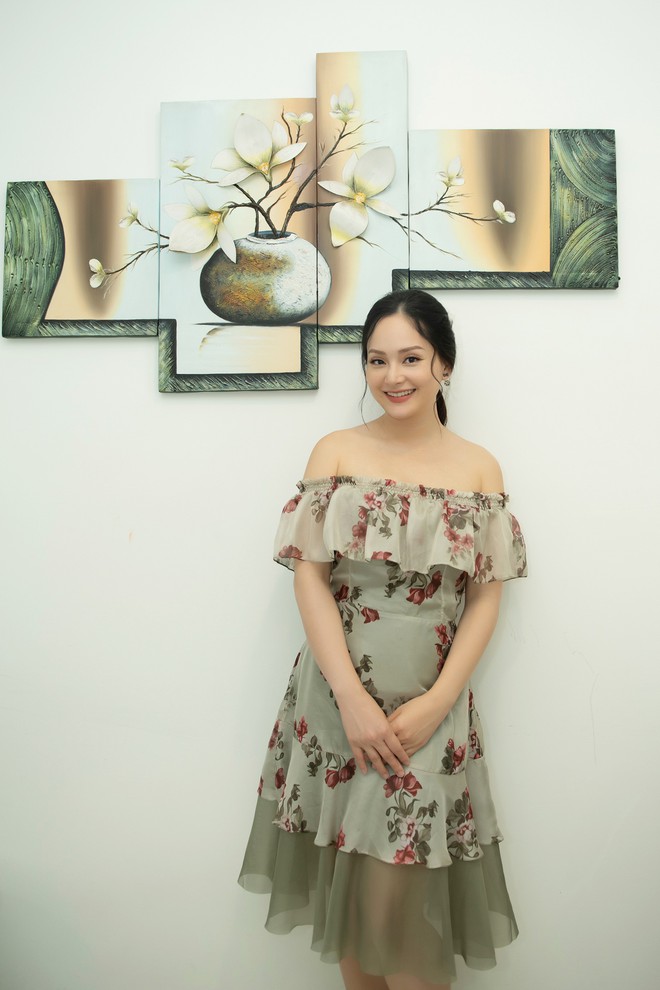 Diễn viên Lan Phương tái xuất sau 5 tháng sinh con, đọ sắc với Trang Cherry - Ảnh 2.