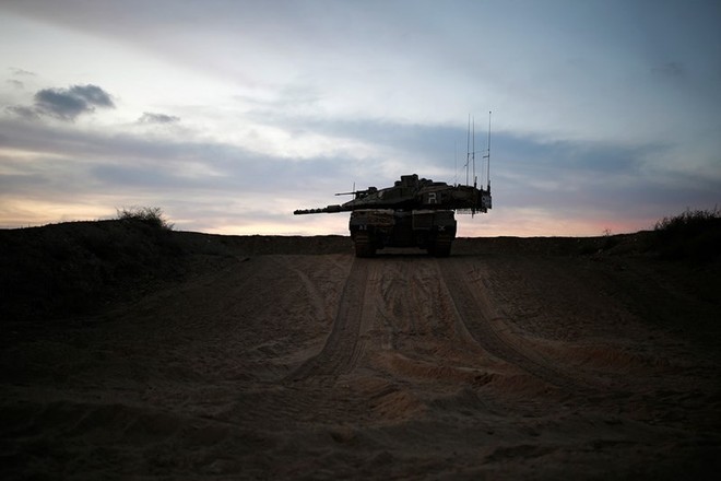 Israel đưa 60 xe tăng, xe bọc thép tới biên giới, dải Gaza sắp bùng cháy - Ảnh 2.