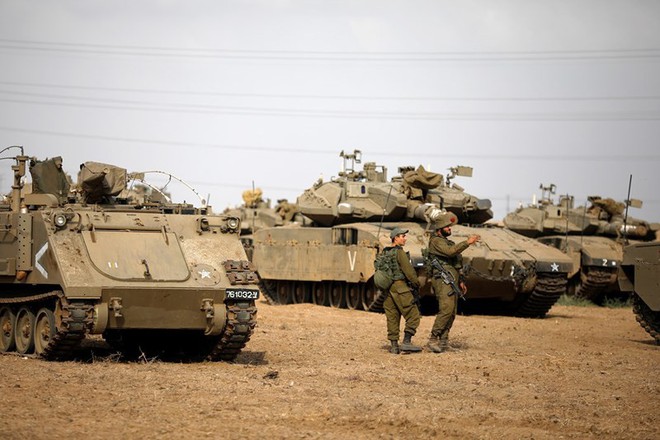 Israel đưa 60 xe tăng, xe bọc thép tới biên giới, dải Gaza sắp bùng cháy - Ảnh 3.