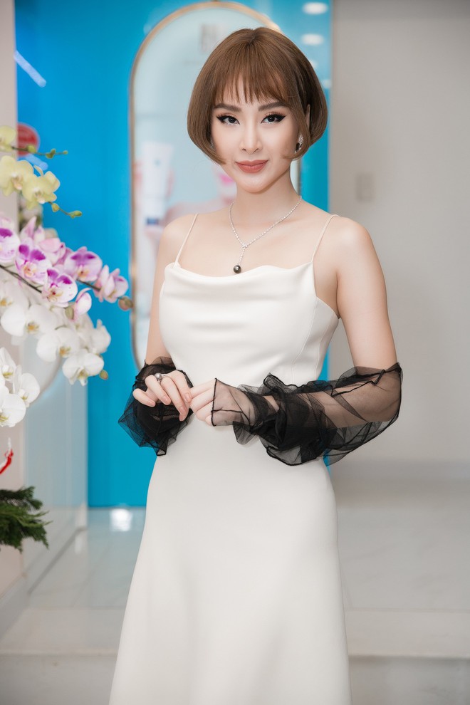 Diện mạo lạ lẫm của Angela Phương Trinh thu hút sự chú ý - Ảnh 4.