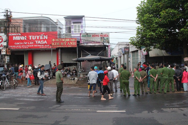 Nhân chứng bàng hoàng trước vụ hỏa hoạn ở cửa hàng hoa khiến 2 người tử vong - Ảnh 3.